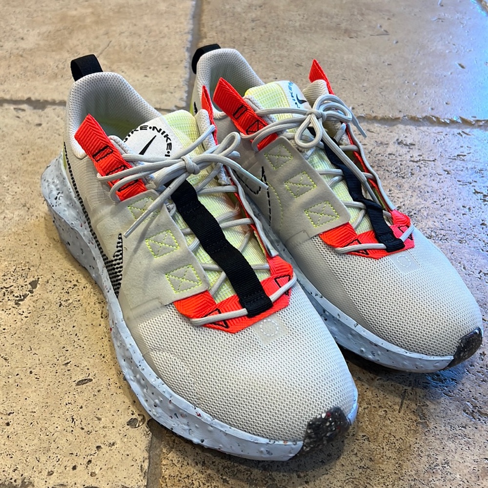 Nike shoes mens 10.5 - worn once with box